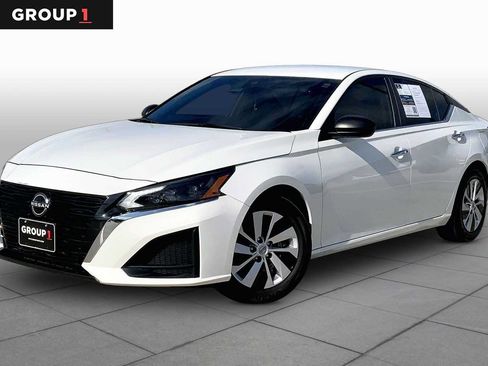 Used 2024 Nissan Altima 2.5 S FWD image 1