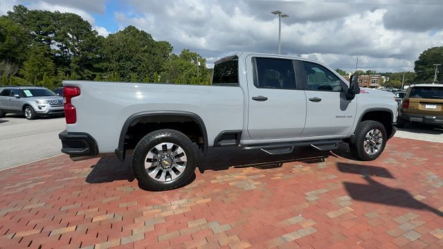 Used 2025 Chevrolet Silverado 2500 Custom w/ Z71 Off-Road Package AWD/4WD image 3