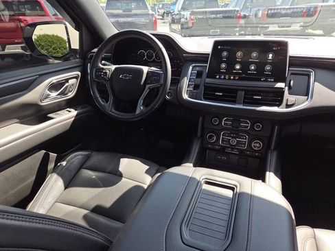 Used 2021 Chevrolet Tahoe RST w/ Luxury Package AWD/4WD image 32