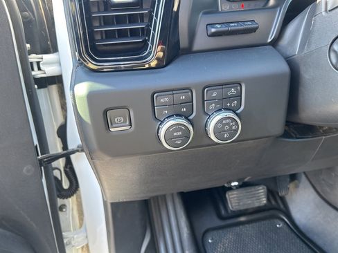 Used 2022 GMC Sierra 1500 AT4 w/ AT4 Premium Package image 12