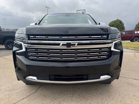 Used 2021 Chevrolet Suburban Premier w/ Premium Package image 9