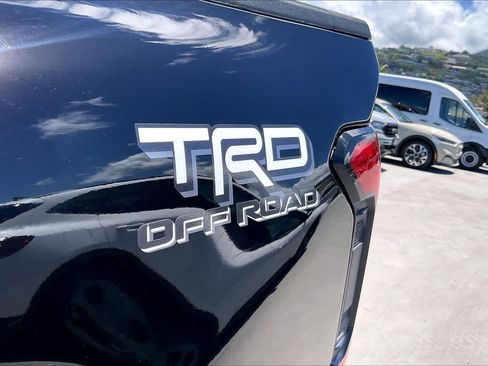Used 2025 Toyota Tacoma TRD Off-Road AWD/4WD image 7