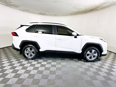 Used 2024 Toyota RAV4 XLE w/ Convenience Package image 2