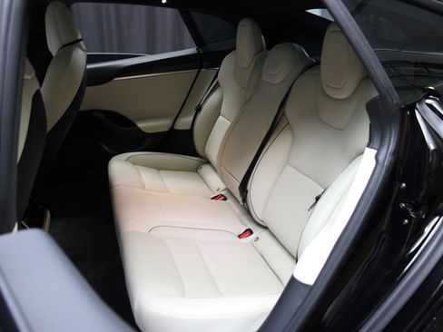 Used 2022 Tesla Model S Plaid image 26