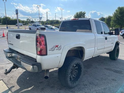 Used 2006 Chevrolet Silverado 2500 LT AWD/4WD image 3