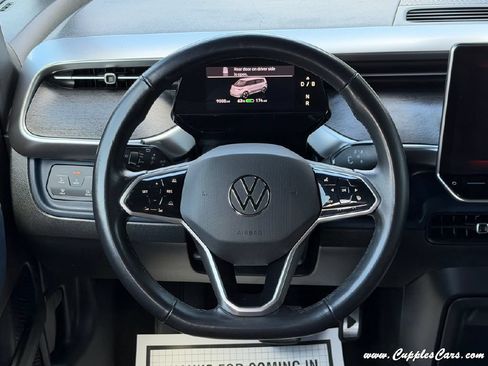 Used 2025 Volkswagen ID. Buzz Pro S RWD image 14