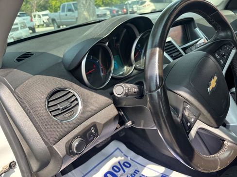 Used 2013 Chevrolet Cruze LT image 12
