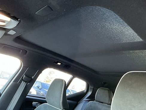 Certified 2023 Volvo XC40 Recharge Ultimate image 18