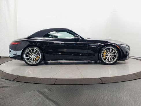 Used 2022 Mercedes-Benz SL 55 AMG 4MATIC w/ Driver Assistance Package image 36