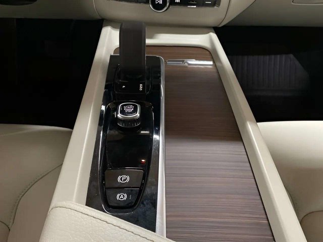 Used 2022 Volvo XC60 B5 Momentum w/ Climate Package AWD/4WD image 53