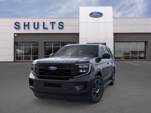 New 2025 Ford Expedition Active image 2