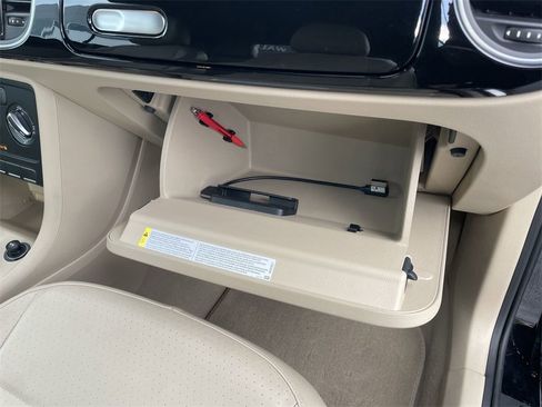 Used 2015 Volkswagen Beetle 1.8T image 28