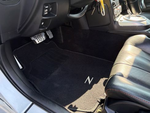Used 2006 Nissan 350Z Grand Touring RWD image 31