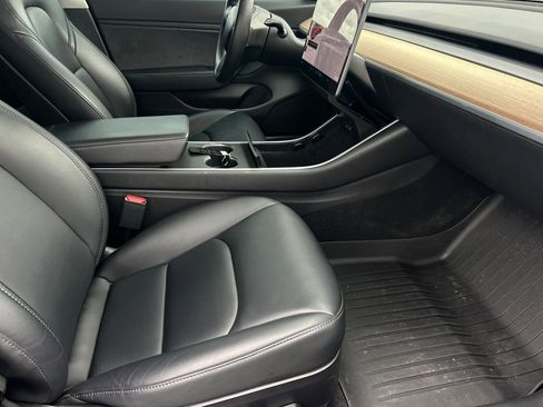 Used 2018 Tesla Model 3 Mid Range image 15