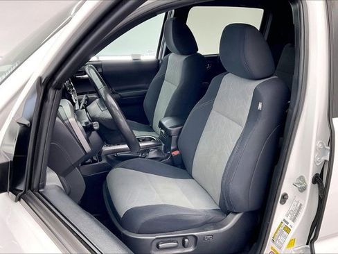 Used 2020 Toyota Tacoma TRD Off-Road image 17