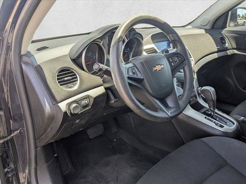 Used 2015 Chevrolet Cruze LT FWD image 10
