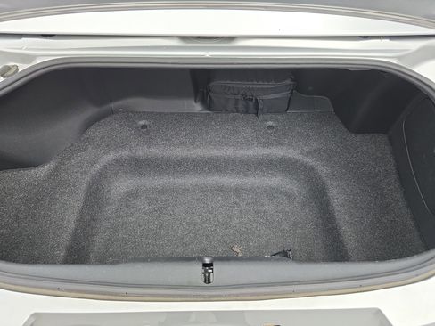 Used 2007 MAZDA MX-5 Miata Sport w/ Appearance Pkg image 10