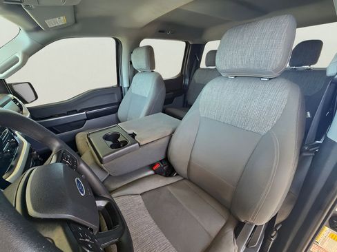Used 2021 Ford F150 XLT RWD image 2