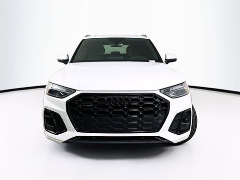 Certified 2024 Audi Q5 2.0T Premium w/ Summer of Audi Package image 5