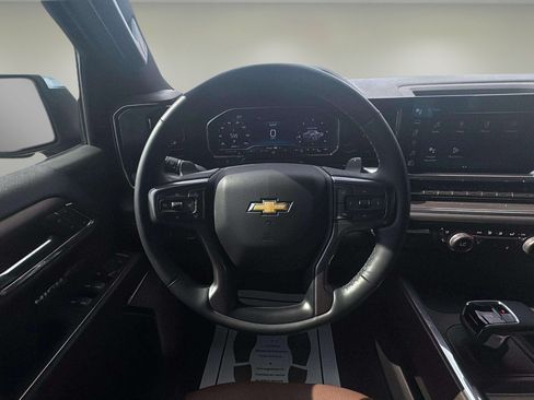Used 2024 Chevrolet Silverado 1500 High Country w/ High Country Premium Package AWD/4WD image 11
