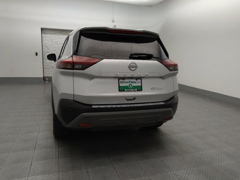 Used 2022 Nissan Rogue SV image 6