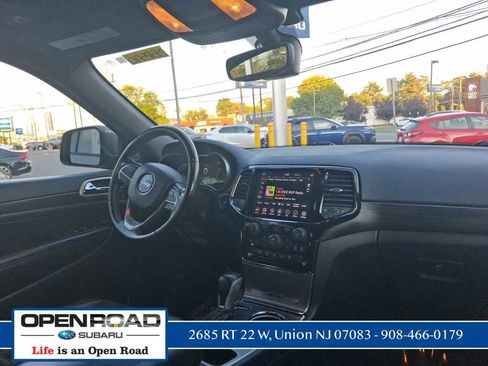 Used 2020 Jeep Grand Cherokee Altitude AWD/4WD image 17