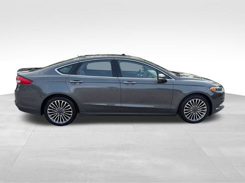 Used 2017 Ford Fusion SE w/ Fusion SE Technology Package FWD image 7