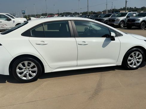 Used 2024 Toyota Corolla LE image 9