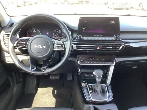 Used 2022 Kia Seltos EX AWD/4WD image 11