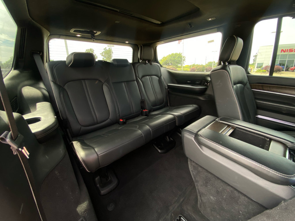 Used 2023 Jeep Grand Wagoneer Series II AWD/4WD image 14