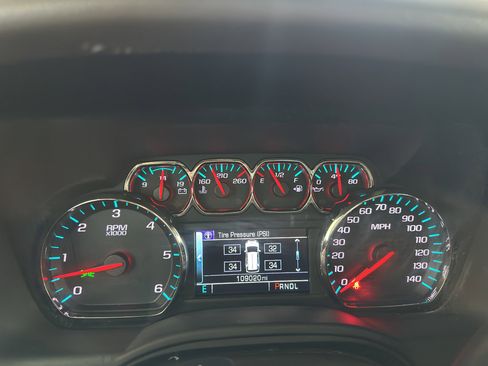 Used 2020 Chevrolet Suburban LT image 13