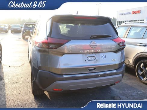 Used 2023 Nissan Rogue SV FWD image 17