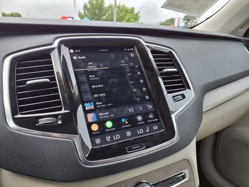Certified 2023 Volvo XC90 B5 Plus AWD/4WD image 31