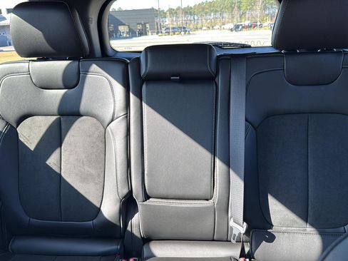 New 2025 Jeep Grand Cherokee Altitude image 22