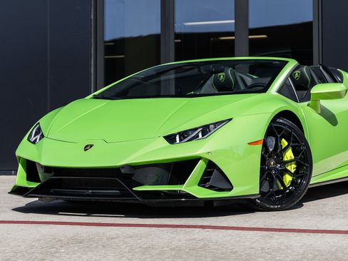 Used 2023 Lamborghini Huracan EVO image 3