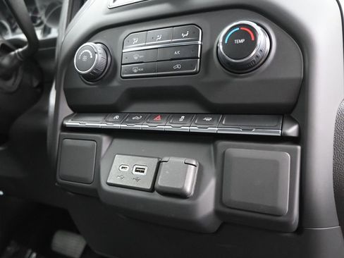 Used 2022 Chevrolet Silverado 1500 Custom image 22