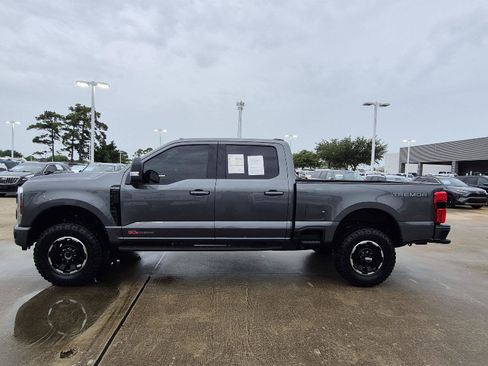 Certified 2025 Ford F350 Platinum w/ Tremor Off-Road Package AWD/4WD image 18