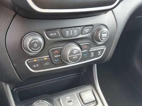 Used 2021 Jeep Cherokee Latitude Lux 80th Anniv w/ Quick Order Package 26U 80TH AWD/4WD image 24