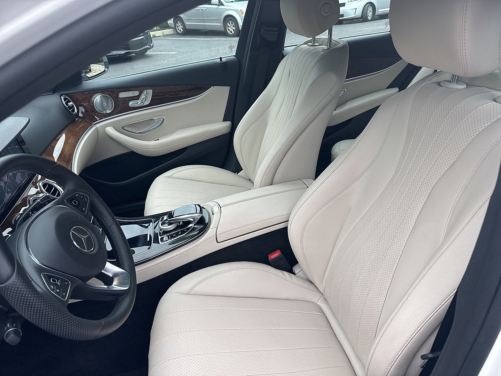 Used 2017 Mercedes-Benz E 400 4MATIC Wagon image 37