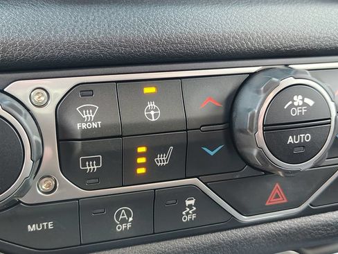 Used 2025 Jeep Wrangler Sport AWD/4WD image 30
