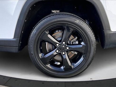 Certified 2022 Jeep Grand Cherokee L Limited image 37