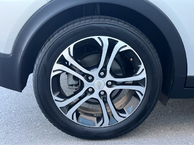 Used 2020 Chevrolet Bolt Premier w/ Infotainment Package FWD image 11