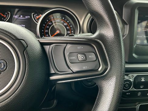 Used 2023 Jeep Wrangler Willys image 21