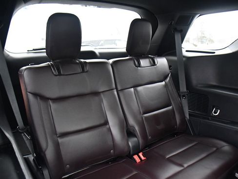 Used 2025 Ford Explorer Platinum w/ Ultimate Package image 19