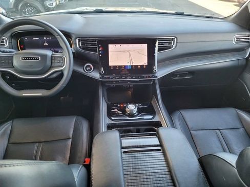 Certified 2024 Jeep Wagoneer L Series II w/ Flexible Seating Group image 6