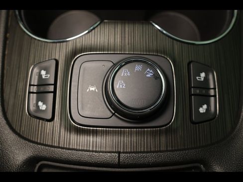 Used 2023 GMC Acadia SLT image 15