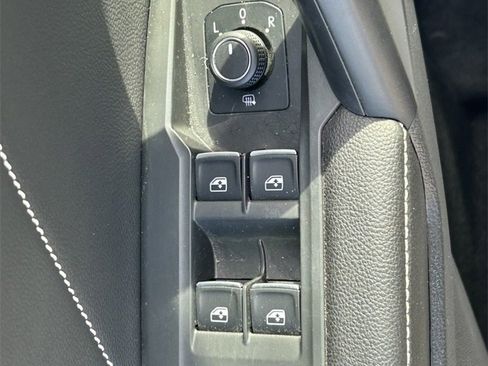 Used 2023 Volkswagen Tiguan SE image 23