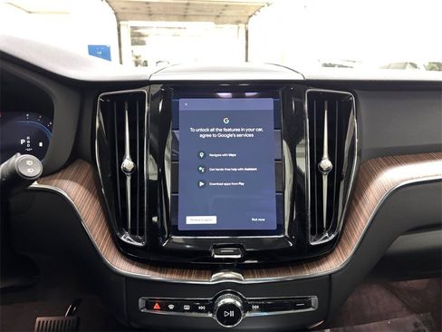 Certified 2023 Volvo XC60 B5 Plus w/ Climate Package image 22