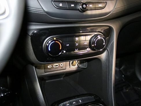 Used 2022 Buick Encore GX Preferred w/ Cold Weather Comfort Package image 19