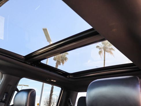 Used 2019 Ford F150 Platinum w/ Equipment Group 701A Luxury image 29